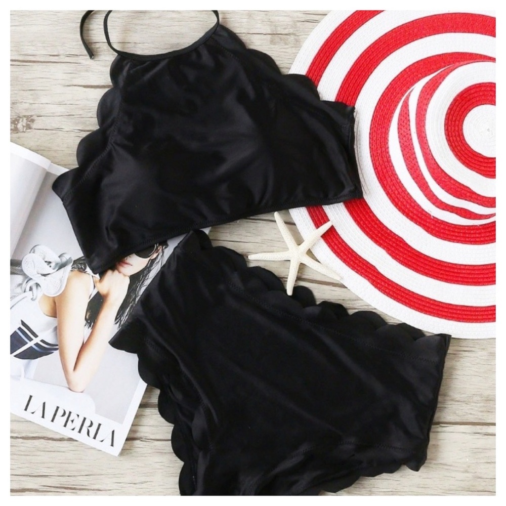 🌸Black Scalloped 2 PC Ruffled Swim Suit Size Large